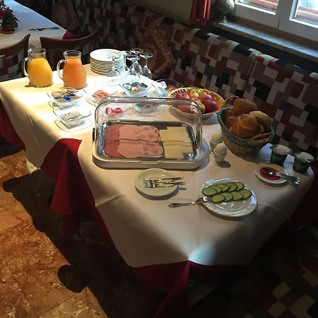 Mona Lisa Гостевой дом Мюнхен