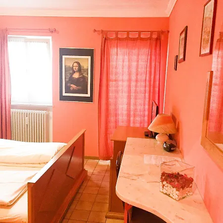 Guest house Mona Lisa 2*