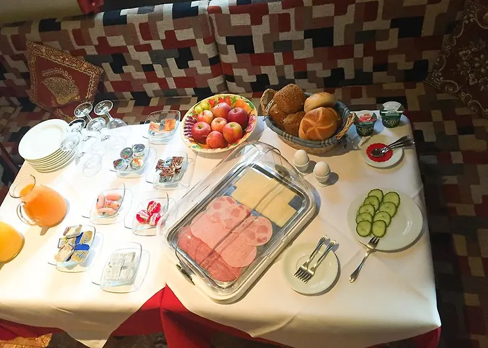 ゲストハウス ペンション モナ リザ